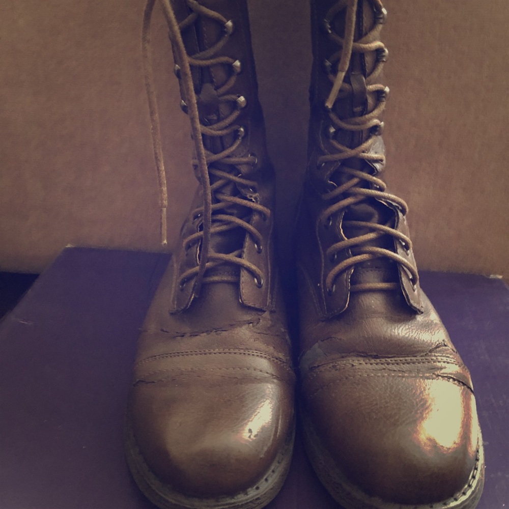 Steven Madden lace up boots